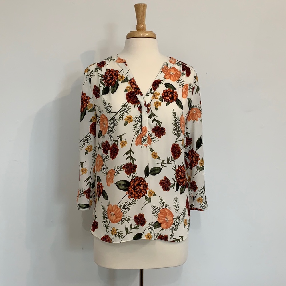 Floral v-neck blouse
